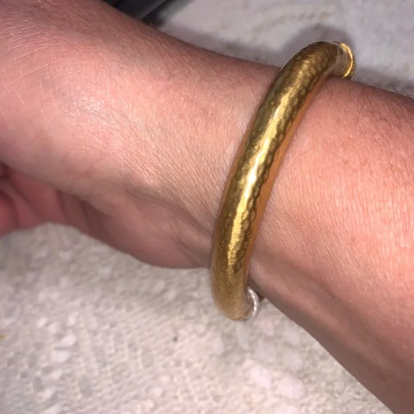 JULIE VOS CATALINA DEMI HINGE CUFF LIGHT BLUE CRYSTALS 24K GOLD - Picture 5 of 6